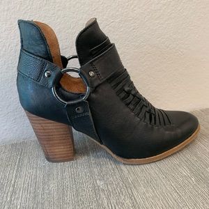 Seychelles Black Ankle Bootie Size 8